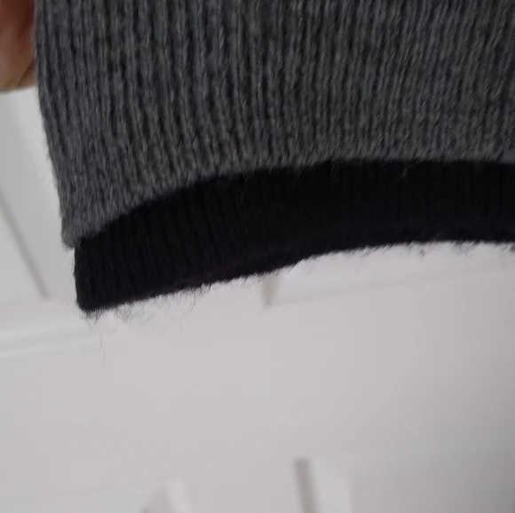 Pierre Cardin sweater - Picture 3 of 3